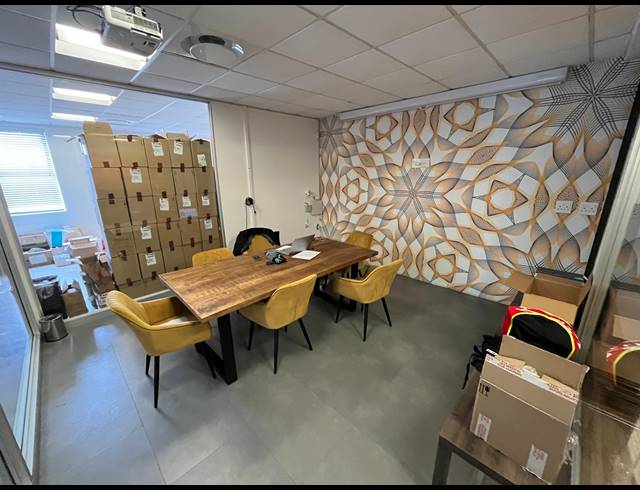 185M² OFFICE TO LET IN CENTURY CITY
